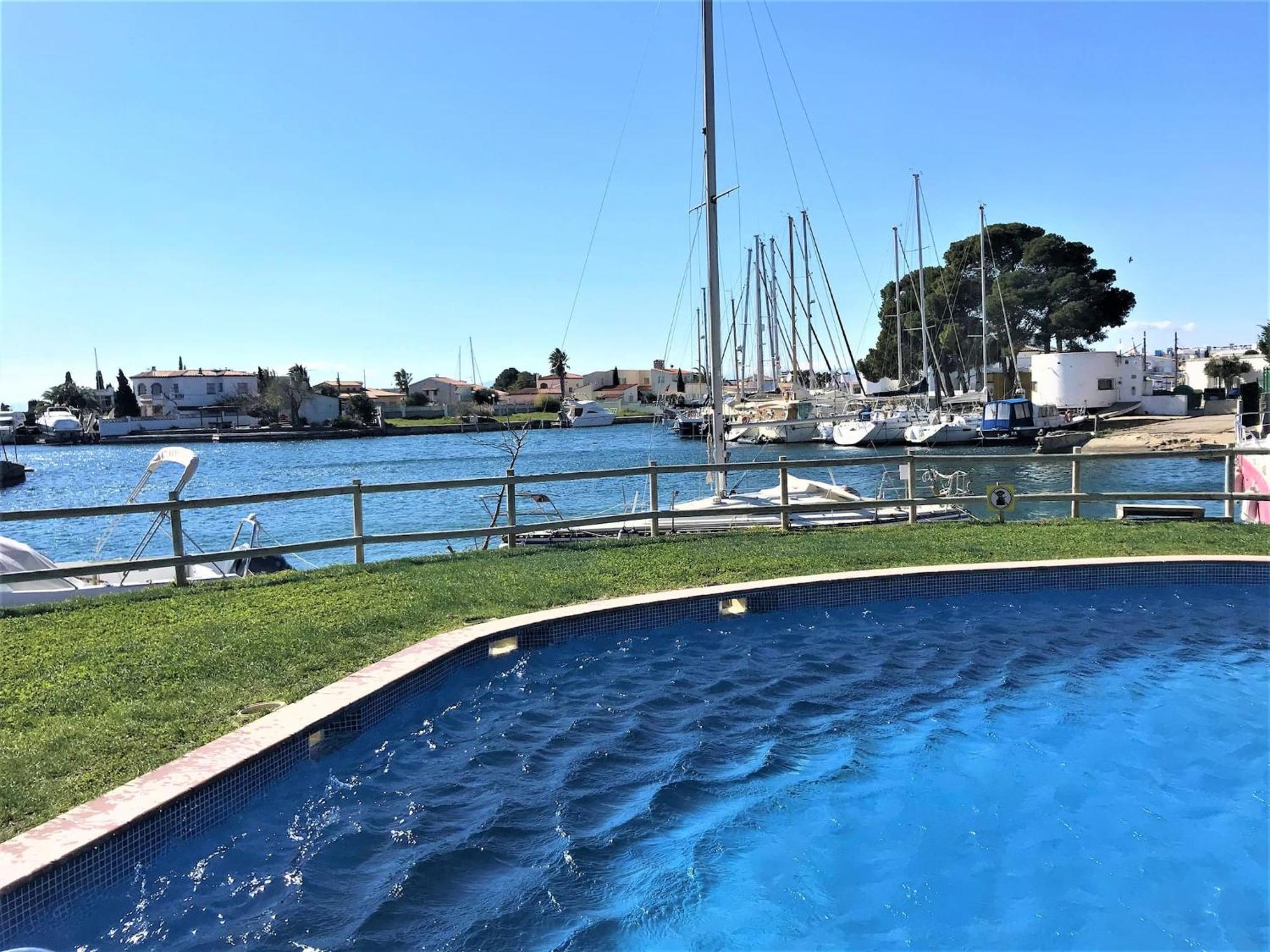 Apartamento En Roses Con Vistas Al Canal Y Piscina Eksteriør bilde