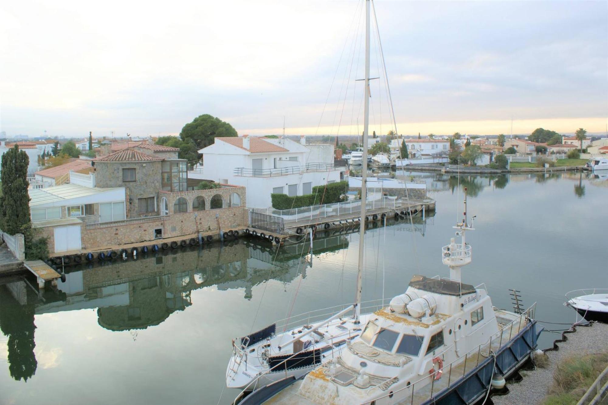 Apartamento En Roses Con Vistas Al Canal Y Piscina Eksteriør bilde