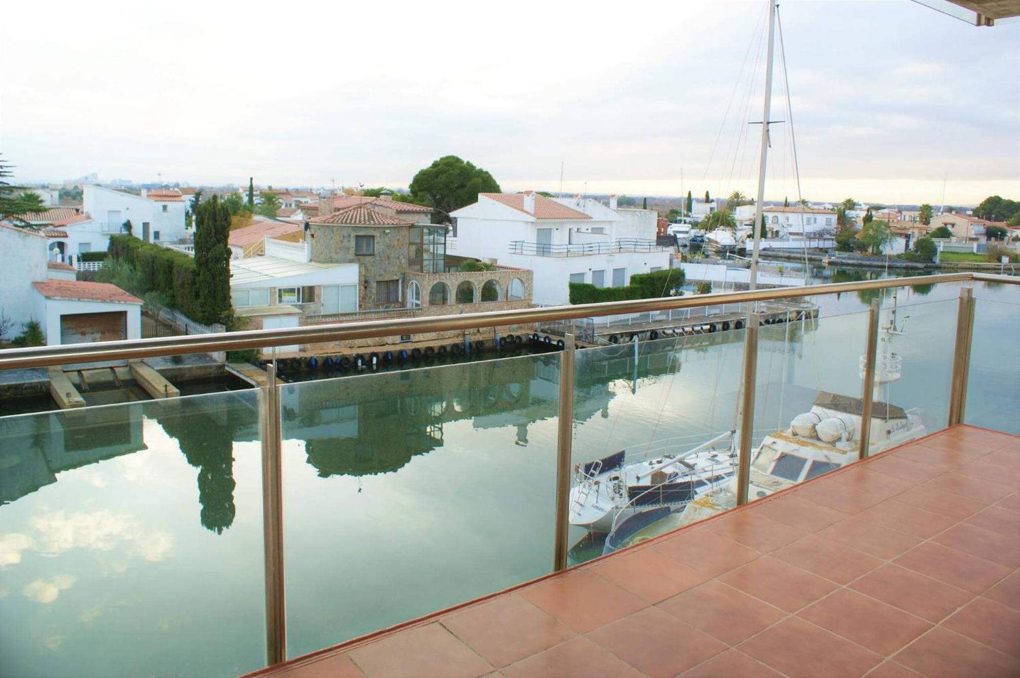 Apartamento En Roses Con Vistas Al Canal Y Piscina Eksteriør bilde